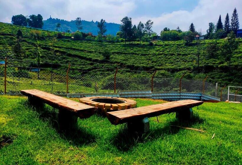 マウンテンビューファミリールーム, Cloud & Mist Inn, Kotagiri By Lexstays