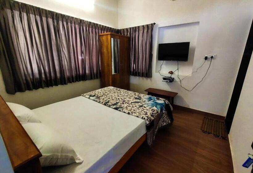 デラックスルーム, Cloud & Mist Inn, Kotagiri By Lexstays