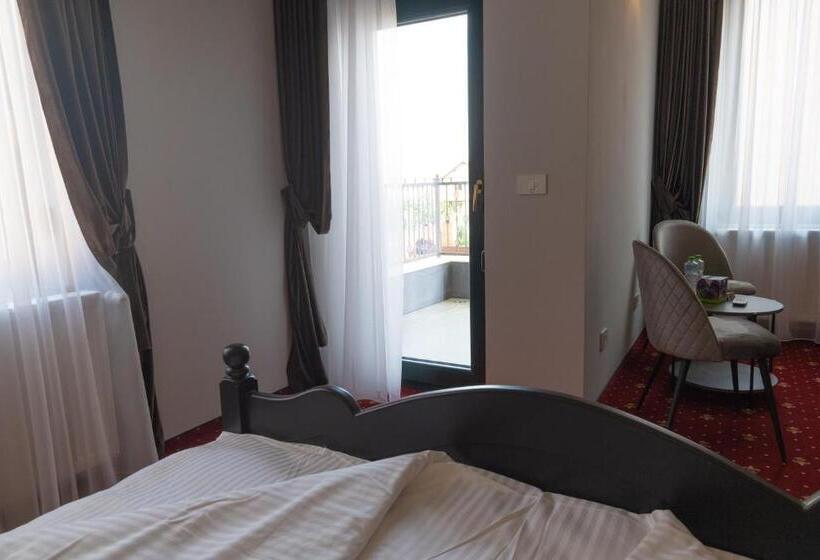 غرفة قياسية مزوَّدة بشُرفة, Villa Harry