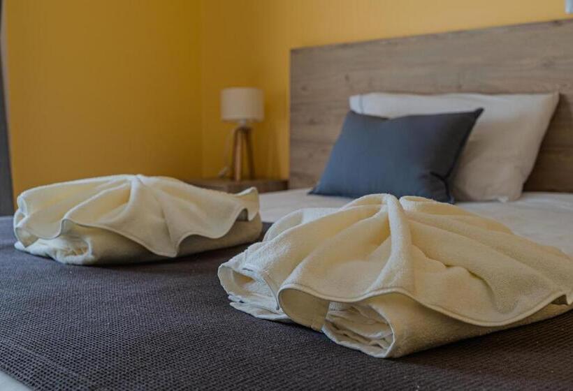 발코니가 있는 스위트, Un Alto En La Huella   Hotel Spa & Wellness Resort