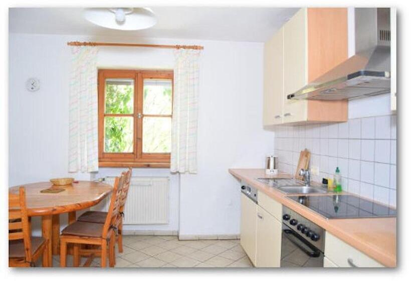 شقة 3 غرف, Hostel Für Monteure