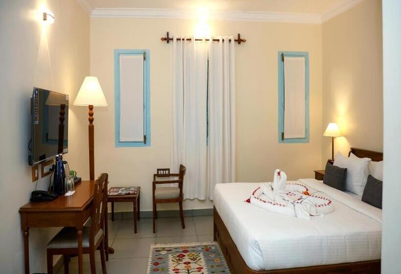 클래식 룸 킹 침대, Mango Hill La Serene Puducherry