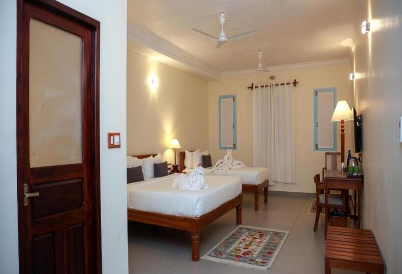 اتاق خانوادگی, Mango Hill La Serene Puducherry