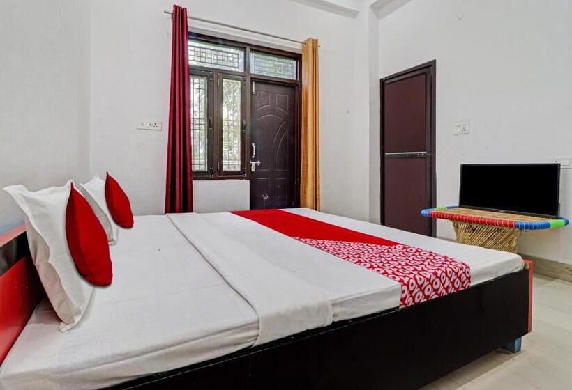 Трехместный Номер Классика, Oyo Flagship 81412 Gayatri Parks