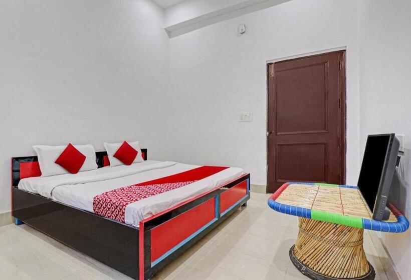 Трехместный Номер Классика, Oyo Flagship 81412 Gayatri Parks