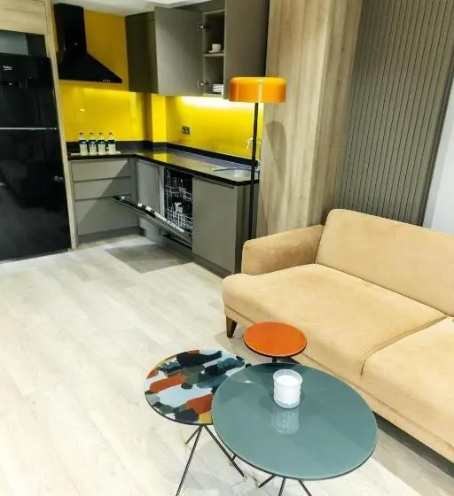 スイート, Leaf River Suites