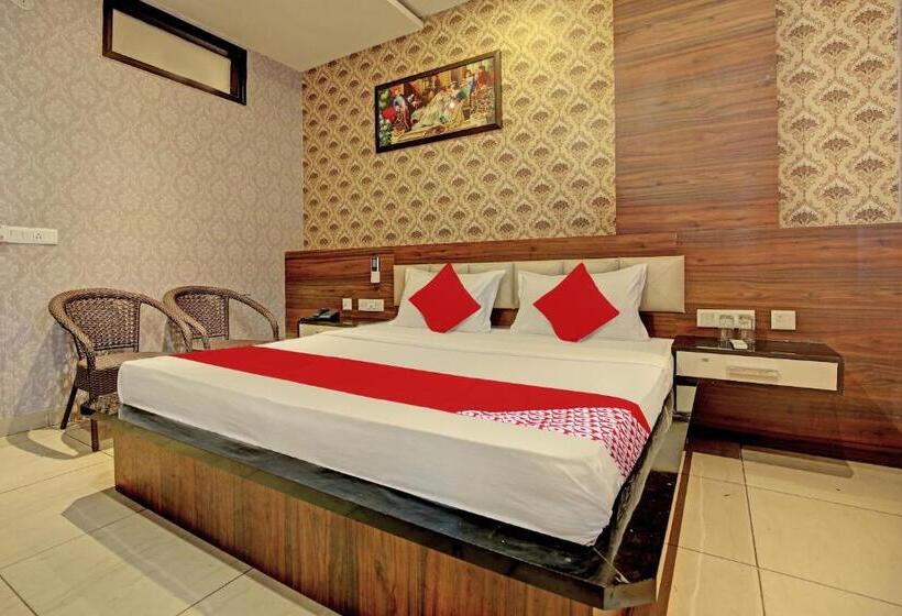 Pokój Trzyosobowy Klasyczny, Oyo Flagship 81231 Hotel Seven