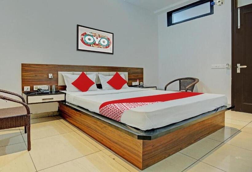 Pokój Trzyosobowy Klasyczny, Oyo Flagship 81231 Hotel Seven