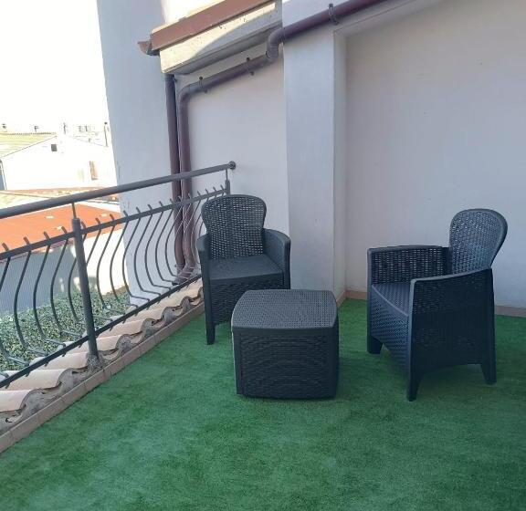 海景标准间带阳台, B&b Le Luci Camera In Attico Gran Vista Interno 4 Rose Bianche