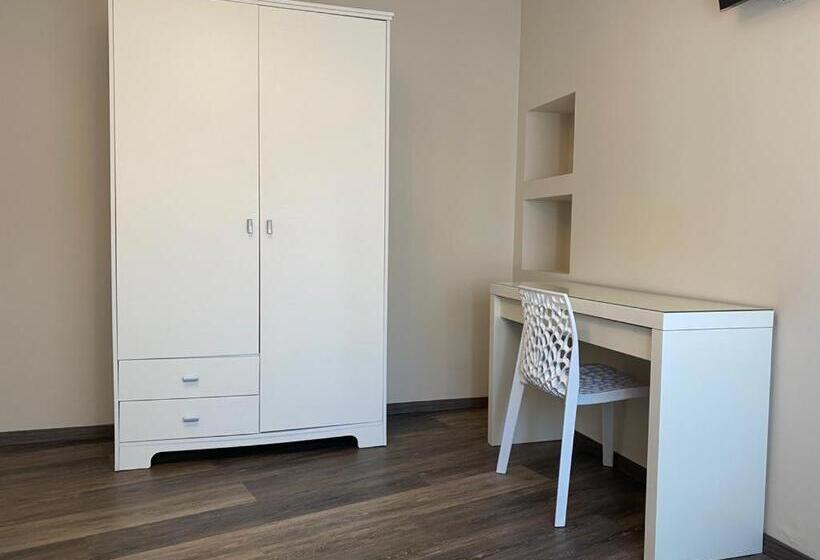 Номер Стандарт, Hospedaje Stop