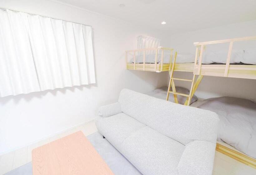 חדר סטנדרט לארבעה, Locona +rakuta