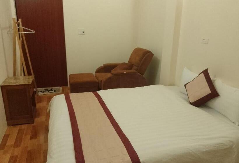 اتاق استاندارد چهار تخته, Moc S House