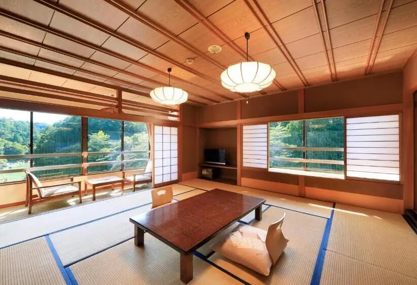 Standard Kolmen Hengen Huone, 秘境のおやど 龍峡亭　hikyounooyado Ryukyoutei
