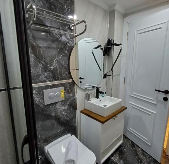 Quarto Estandar Individual, White Palace Haliç
