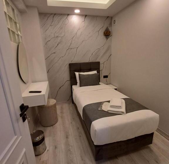 Escritório Estándar, White Palace Haliç