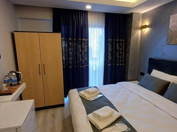 Quarto Triplo Comfort, White Palace Haliç