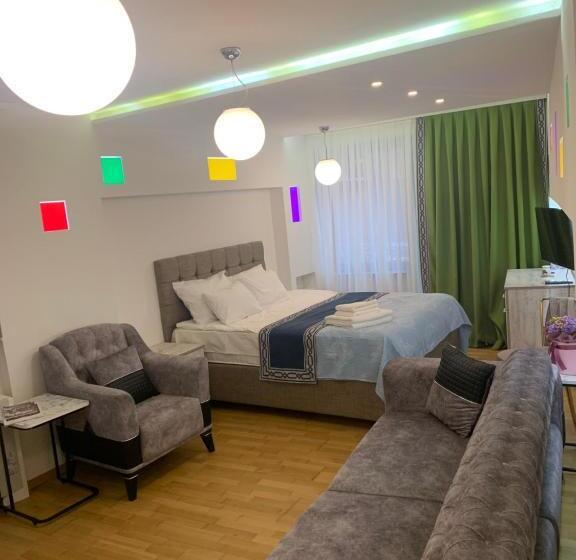 اتاق لوکس با بالکن, Ae Apart