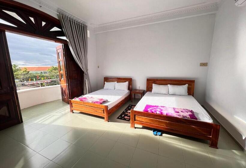 اتاق لوکس خانوادگی, Anh Hao