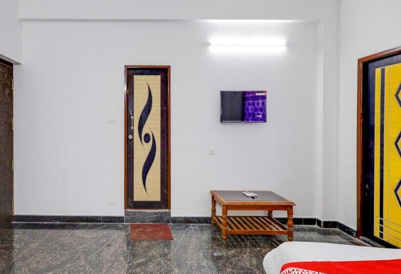 トリプルクラシックルーム, Oyo Flagship Sri Vishnu Inn