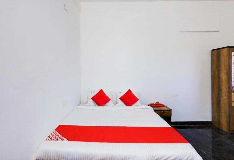 トリプルクラシックルーム, Oyo Flagship Sri Vishnu Inn