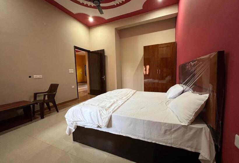 Klassiskt Trippelrum, Oyo The Golf Star Near Pvr Ansal Plaza Greater Noida