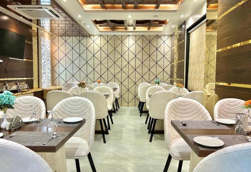 キングサイズベッドのスイートルーム, The Magnum