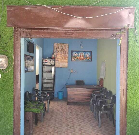 Трехместный Номер Классика, Oyo Hotel Yes Inn