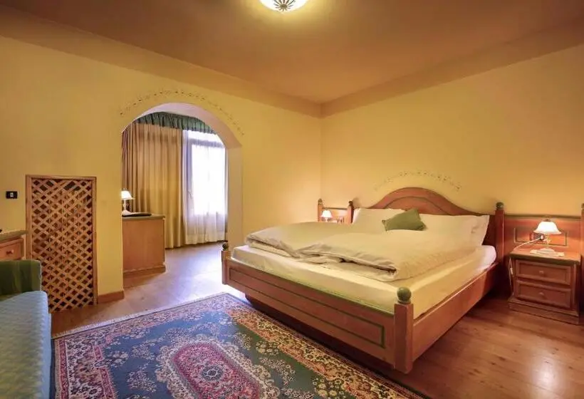 سوییت جونیور با بالکن, Park Hotel Leonardo