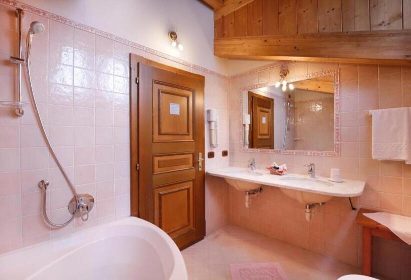 סוויטת ג'וניור עם מרפסת, Park Hotel Leonardo