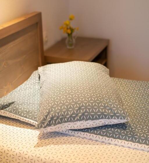 חדר סטנדרט, Castor