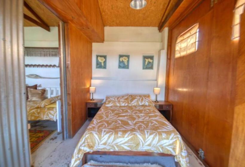 家庭间, Suntouched Inn