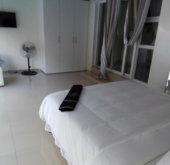 デラックススタジオ, Tru African Rest Accomodation