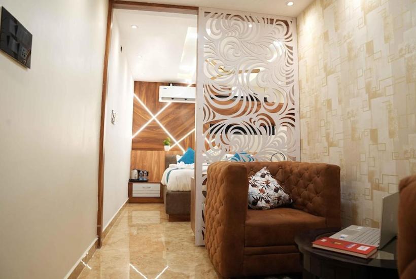 스위트 킹사이즈 침대, Townhouse 1168 Hotel Sm Paradise