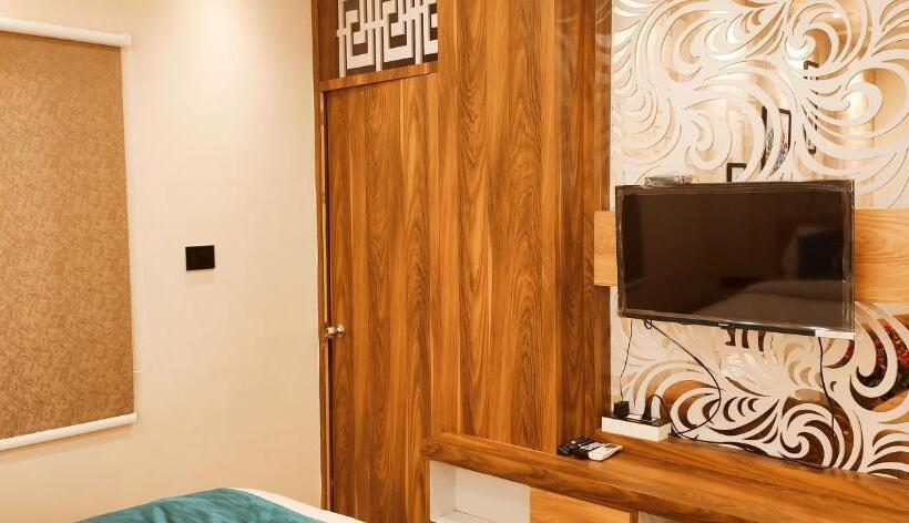 Люкс Кровать Кинг, Townhouse 1168 Hotel Sm Paradise