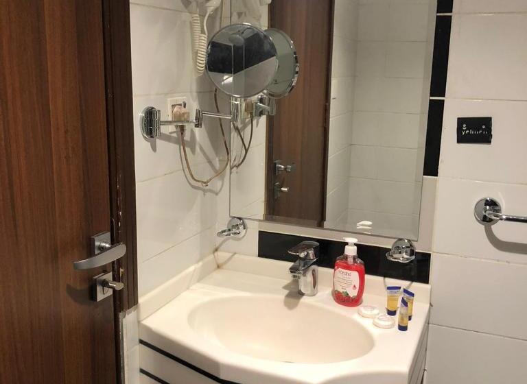 غرفة ديلوكس رباعية, فندق زهرة السعد 6