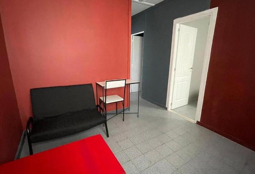 חדר משפחתי, Complejo Don Joel