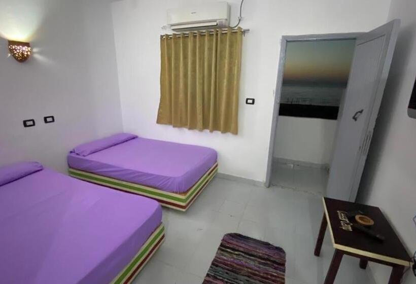 غرفة قياسية مطلّة علي البحر مزوَّدة بشُرفة, Caesar Camp