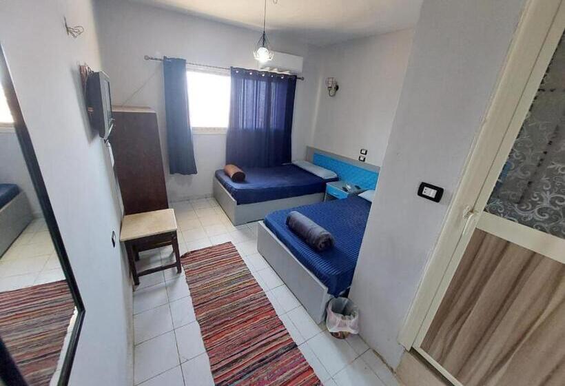 غرفة قياسية مطلّة علي البحر, Caesar Camp