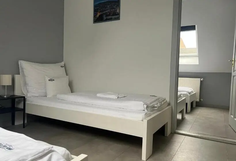 Standard Neljän Hengen Huone, Misleny Home