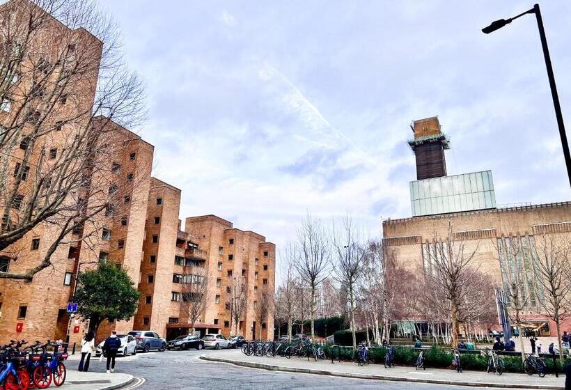 1 Bedroom Apartment Lake View, Great River Thames View Entire Apartment In The Most Central London