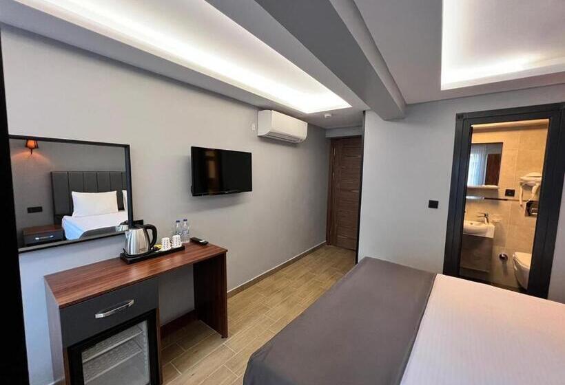 Camera Standard con Balcone, Db