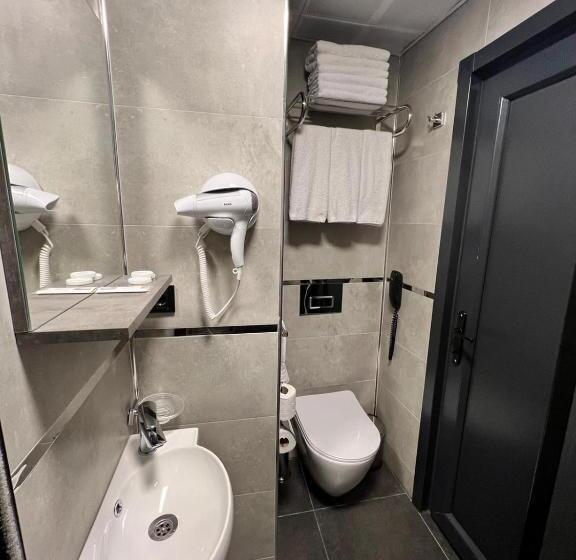 Camera Familiare, Db