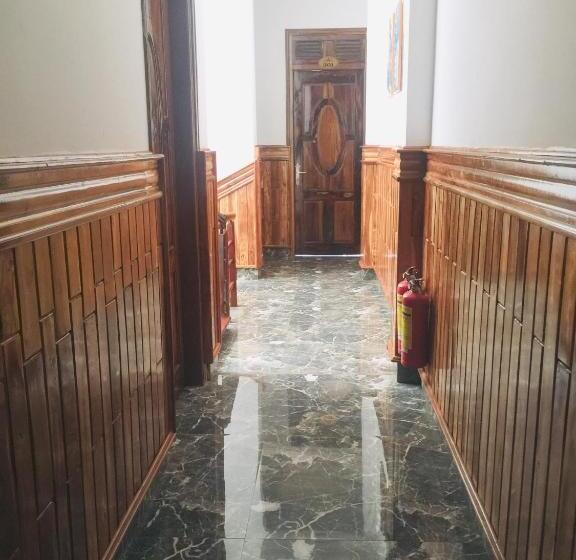 اتاق لوکس سه تخته, Duy Nhất 2