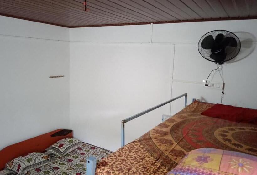 Номер Economy, Gundappa Cafe Gokarna Kudle Beach