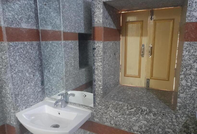 带大床的豪华间, Shining Fort