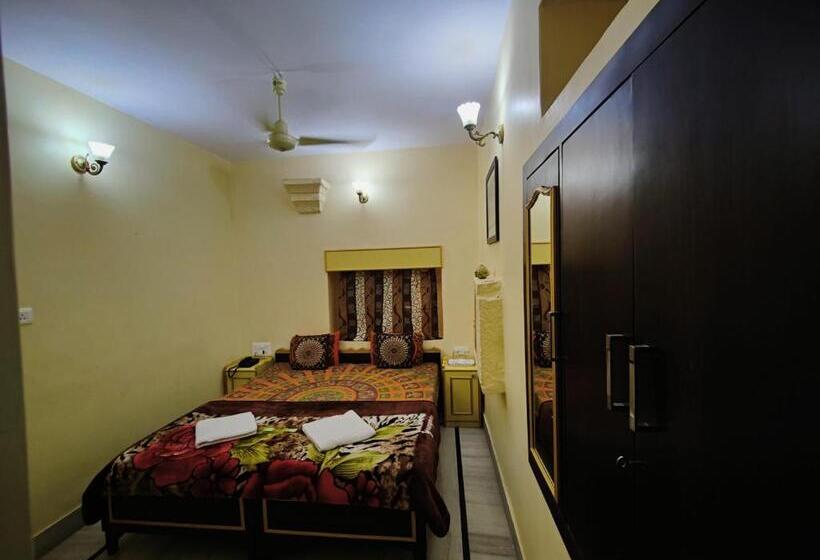 带大床的豪华间, Shining Fort