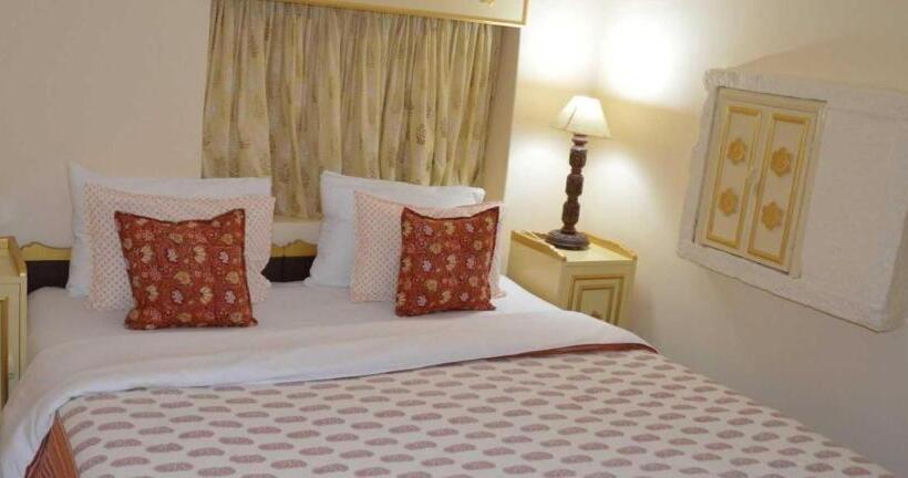 带大床的豪华间, Shining Fort