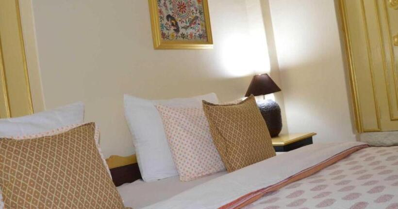 带大床的豪华间, Shining Fort