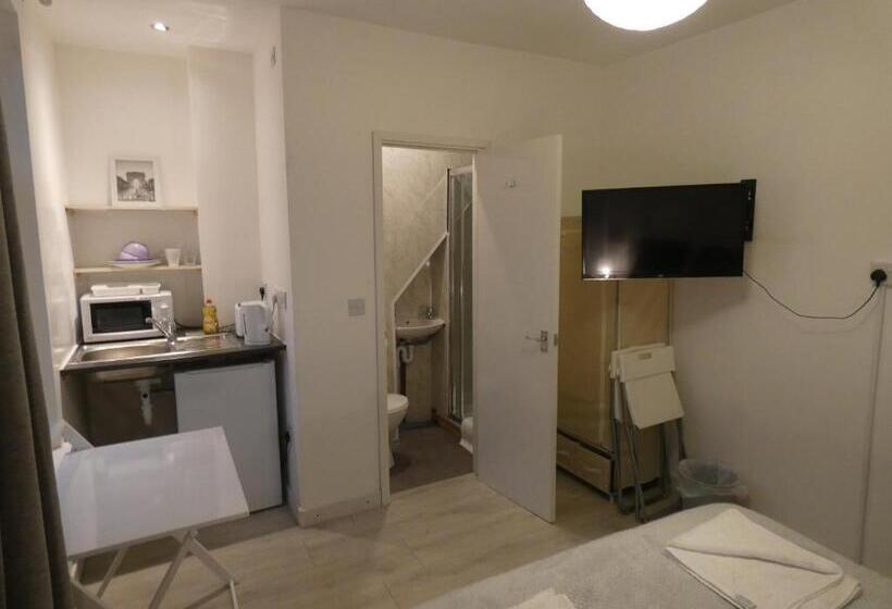 スタンダードルーム, Angus Studios For Bike Park Wales And Brecons