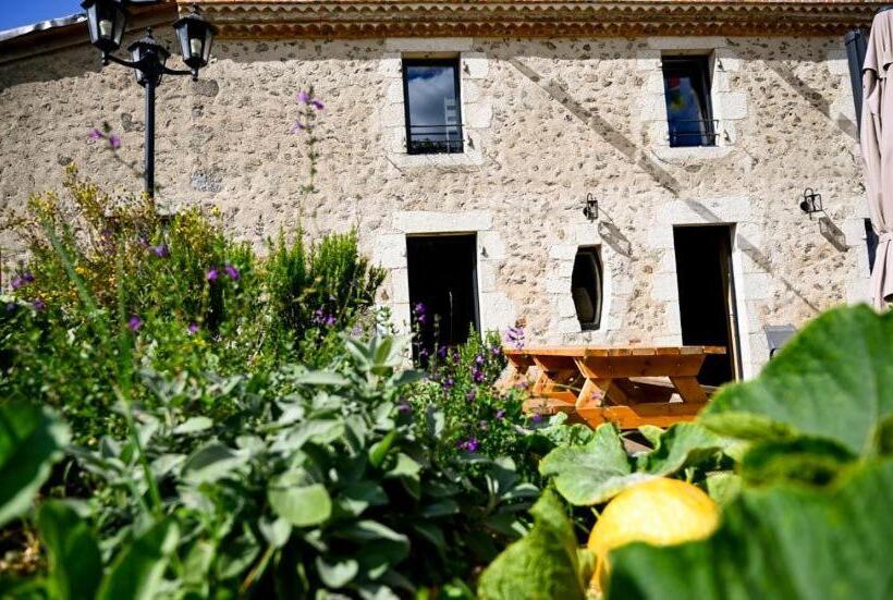 غرفة قياسية, La Loge